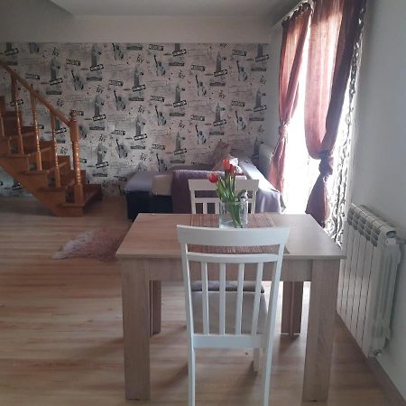 Apartament 3 Camere Римніку-Вилча Екстер'єр фото