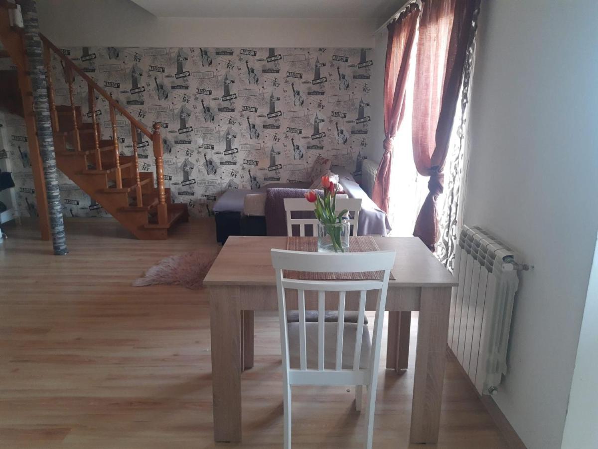 Apartament 3 Camere Римніку-Вилча Екстер'єр фото