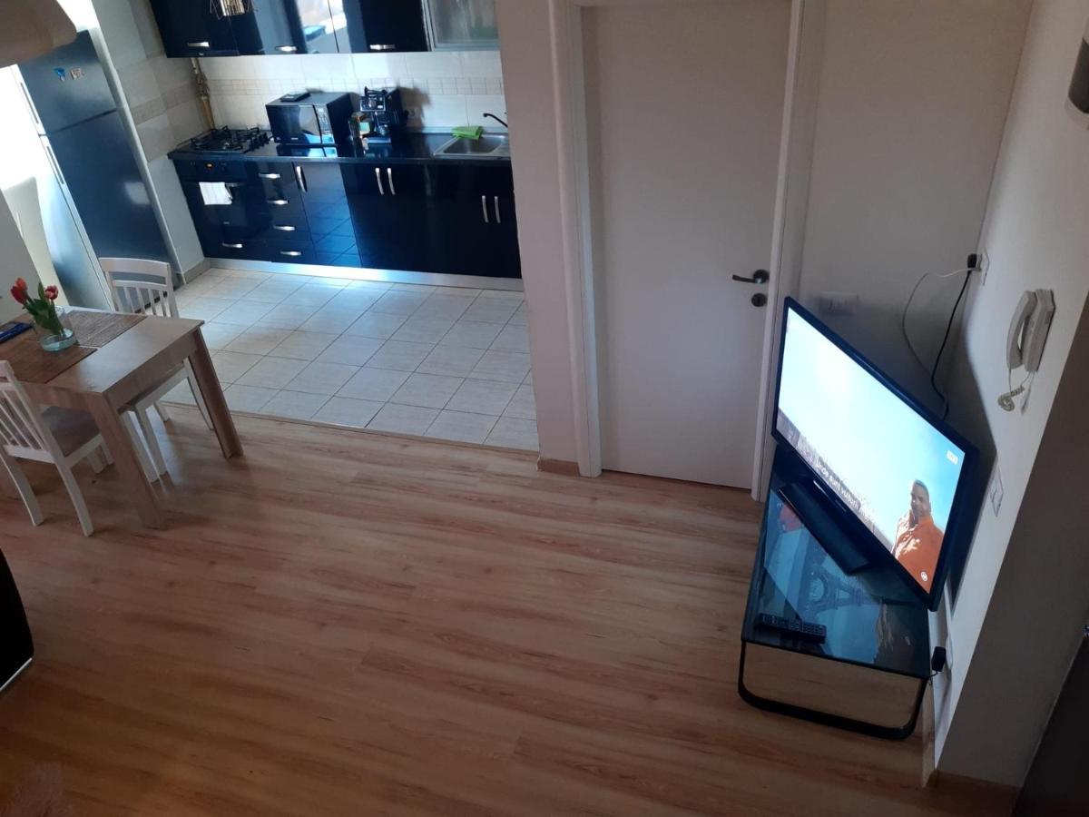 Apartament 3 Camere Римніку-Вилча Екстер'єр фото