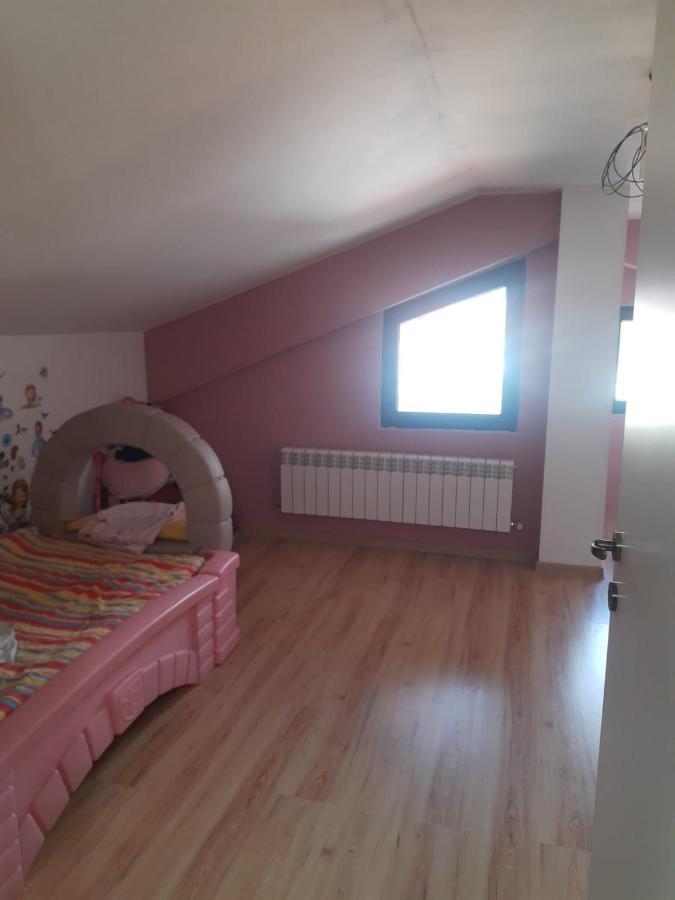 Apartament 3 Camere Римніку-Вилча Екстер'єр фото